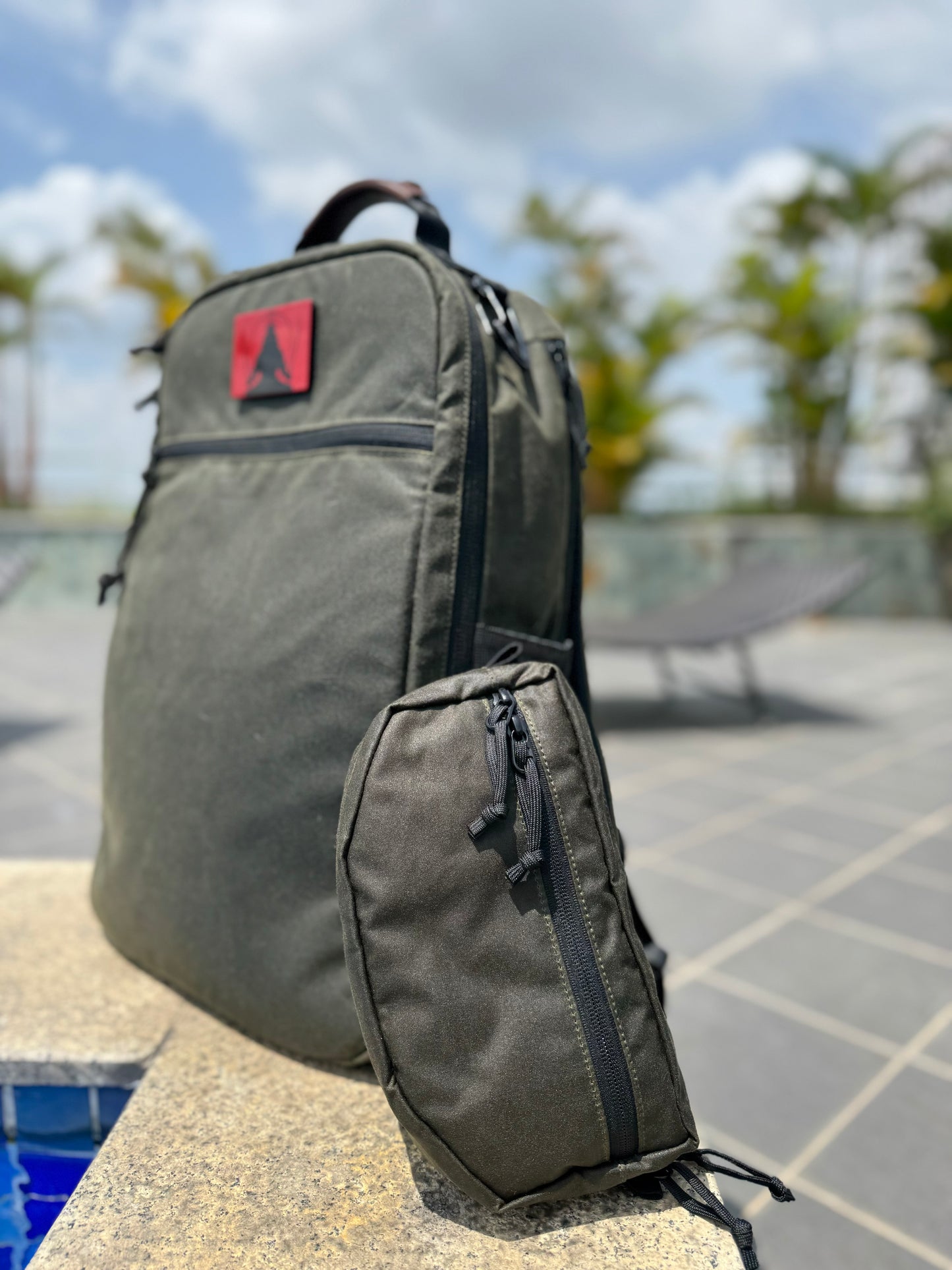 Flow 2L - Halley Stevensons C4X Waxed Canvas - Fieldbean (Olive)