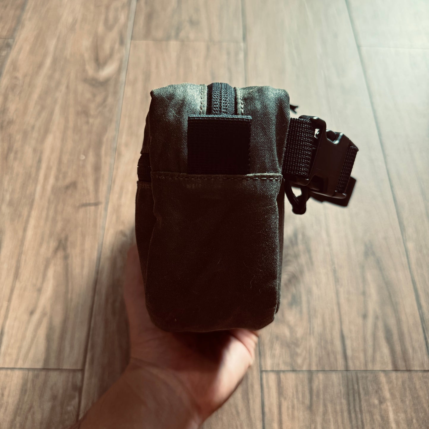 Flow 2L - Halley Stevensons C4X Waxed Canvas - Fieldbean (Olive)