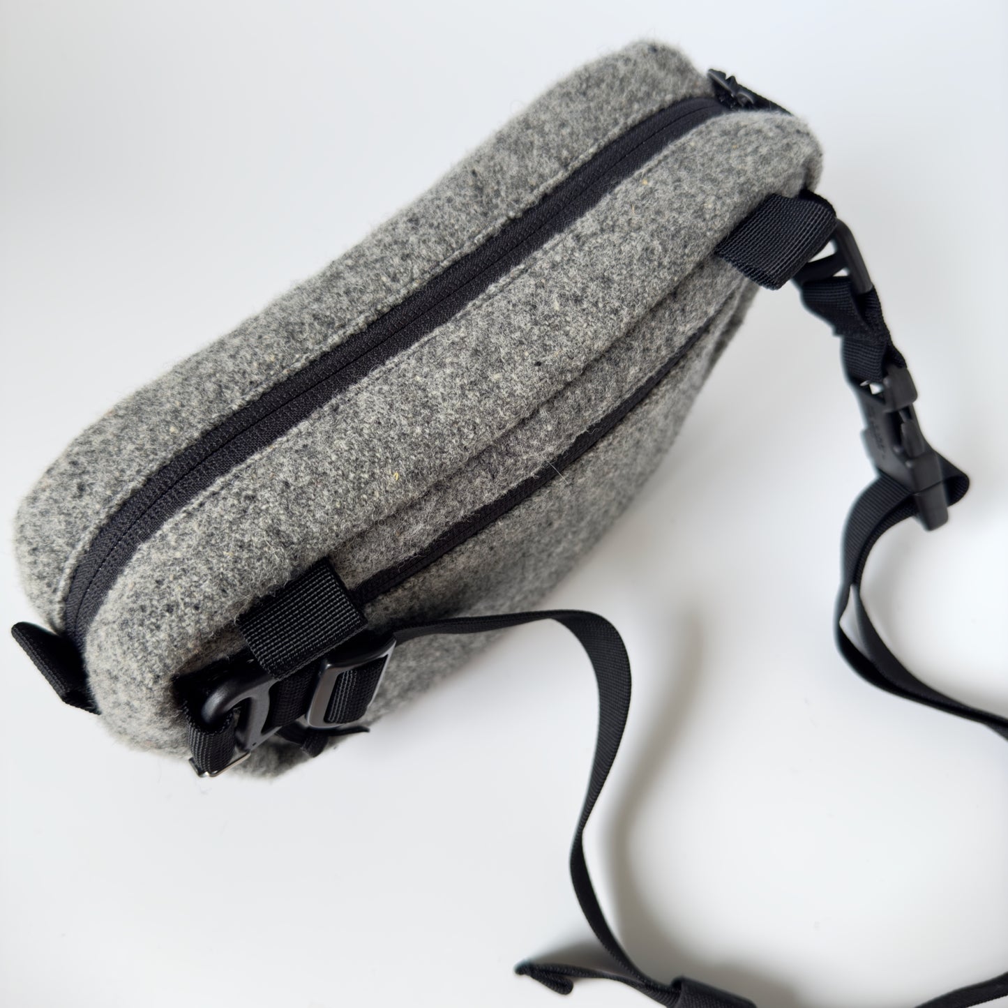 Swell 2.5L - Vintage US Navy 100% Wool - Light Grey